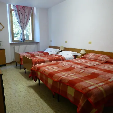 Ostello Al Deserto Chiavenna Esterno foto