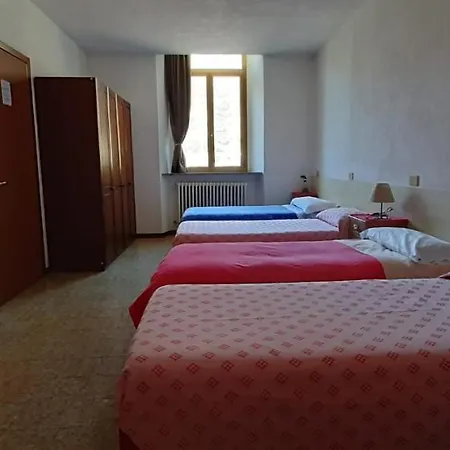 Ostello Al Deserto Chiavenna Esterno foto