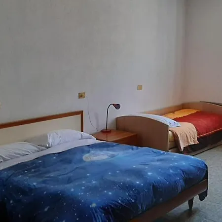 Ostello Al Deserto Chiavenna Esterno foto